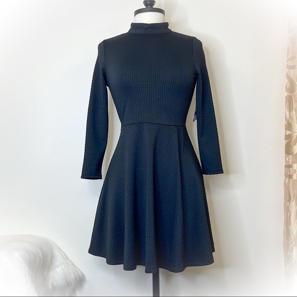 💕NWT Free People LBD key hole in back💕 - Picture 6 of 10